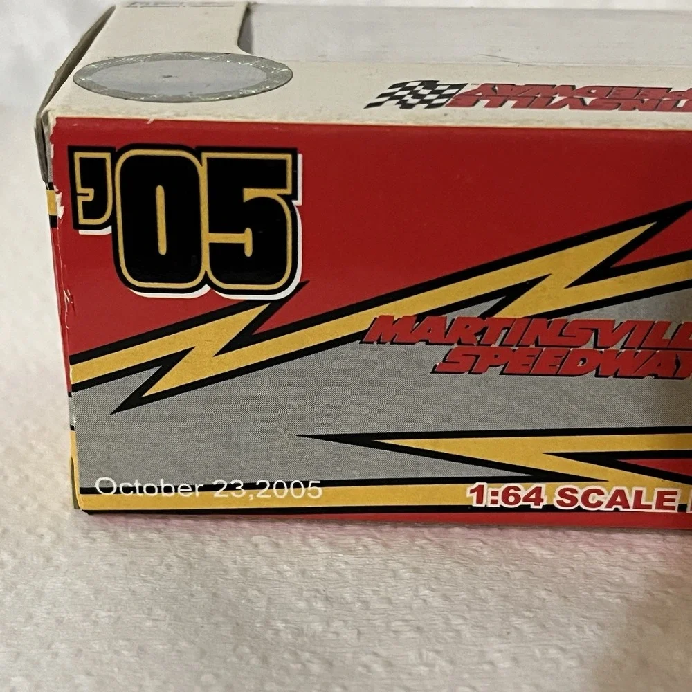 2005 ADVANCE AUTO PARTS 500 Die Cast 1:64 PROGRAM Car MARTINSVILLE SPEEDWAY
